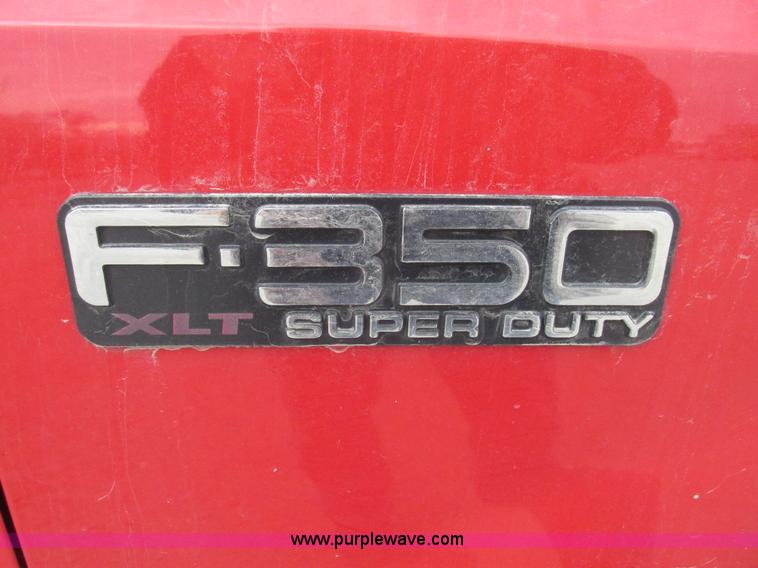 image for item G9887 2001 Ford F350 Super Duty XLT Crew Cab pickup truck