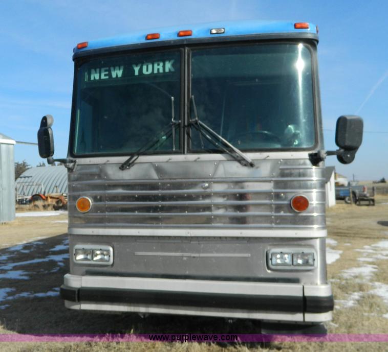 image for item H2277 1994 MCI MC-12 bus