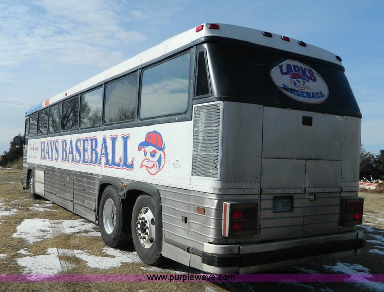 image for item H2277 1994 MCI MC-12 bus