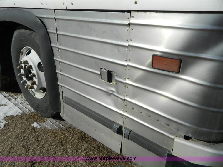 image for item H2277 1994 MCI MC-12 bus