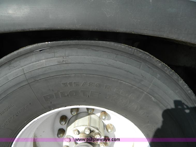 image for item H2277 1994 MCI MC-12 bus