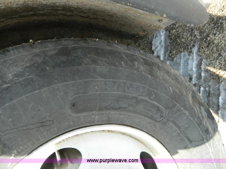 image for item H2277 1994 MCI MC-12 bus