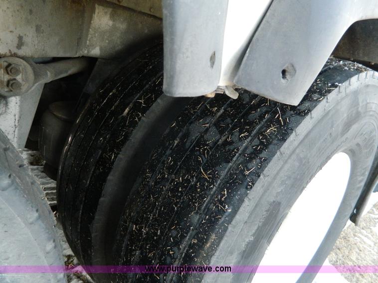 image for item H2277 1994 MCI MC-12 bus