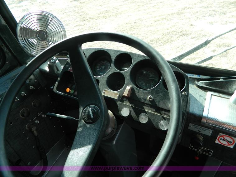 image for item H2277 1994 MCI MC-12 bus