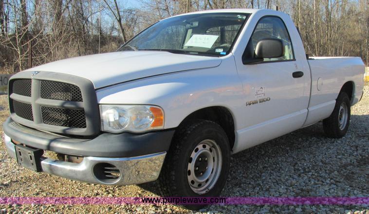 image for item H7620 2004 Dodge Ram 1500 pickup truck