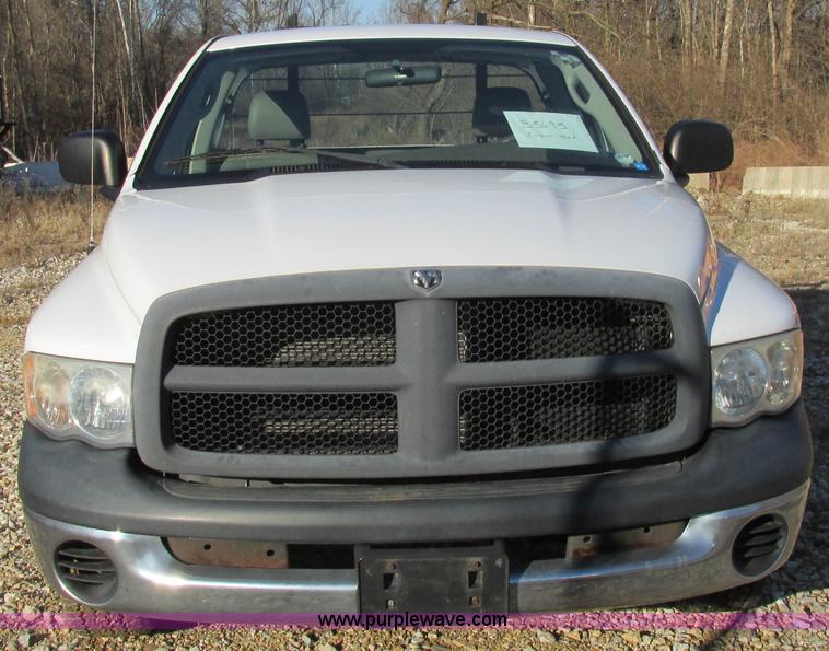 image for item H7620 2004 Dodge Ram 1500 pickup truck