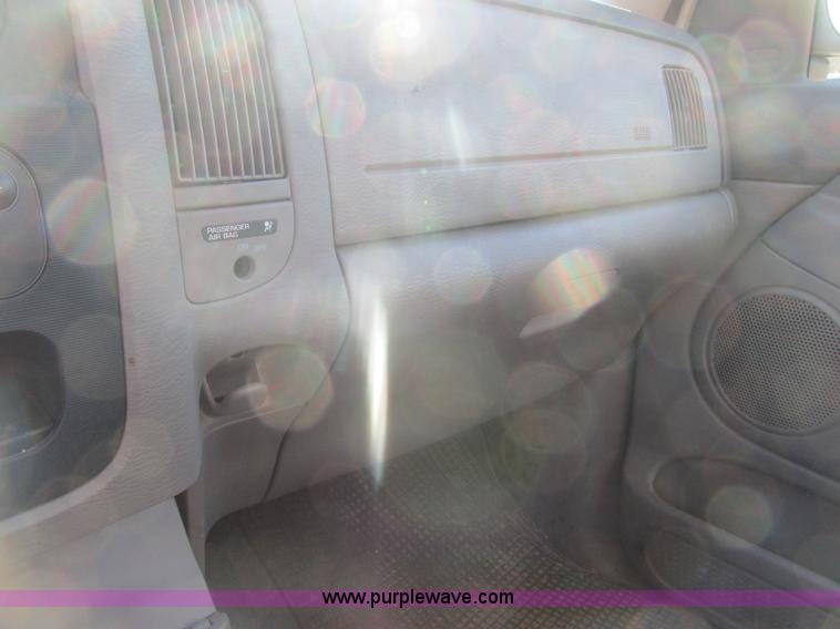 image for item H7620 2004 Dodge Ram 1500 pickup truck