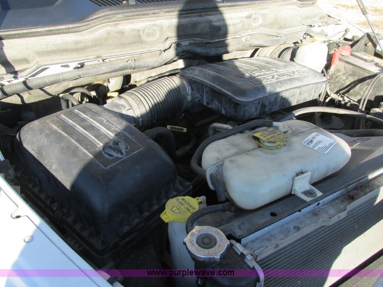 image for item H7620 2004 Dodge Ram 1500 pickup truck