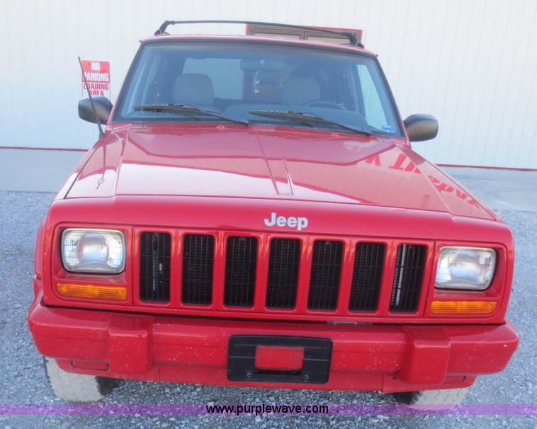 image for item I2121 1998 Jeep Cherokee Sport SUV