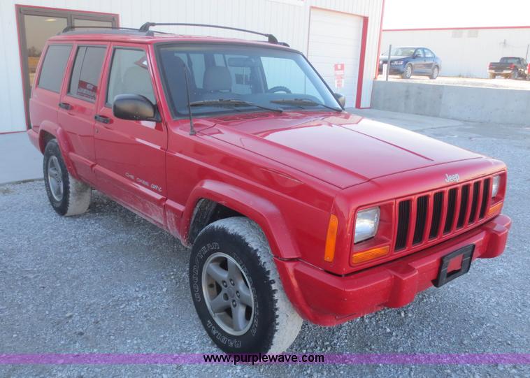 image for item I2121 1998 Jeep Cherokee Sport SUV