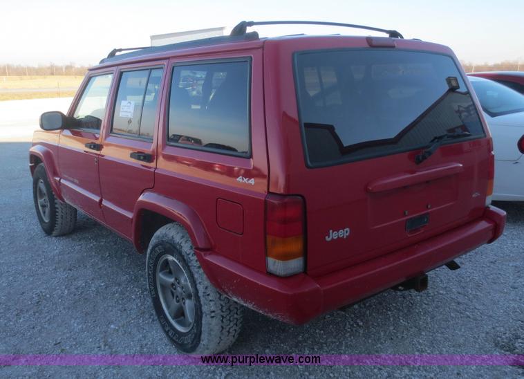 image for item I2121 1998 Jeep Cherokee Sport SUV