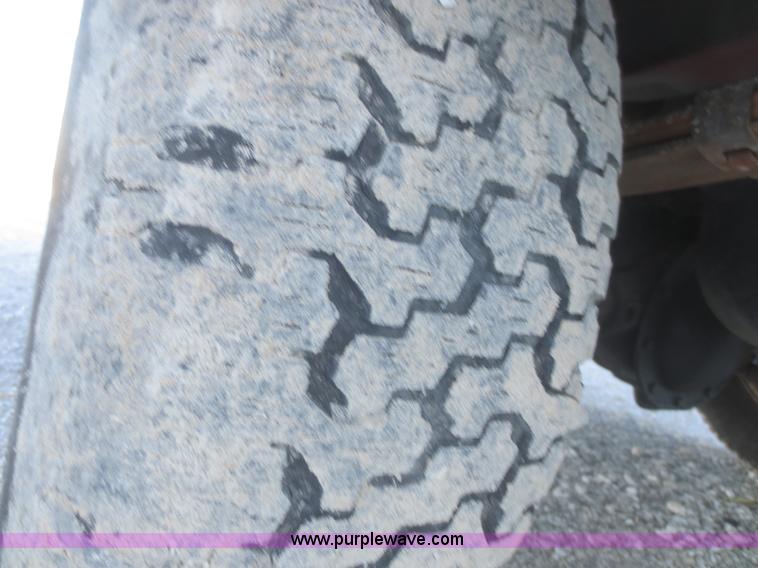 image for item I2121 1998 Jeep Cherokee Sport SUV