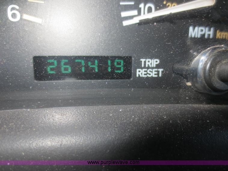 image for item I2121 1998 Jeep Cherokee Sport SUV