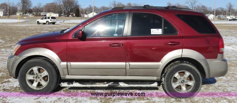 image for item I2259 2005 Kia Sorento EX