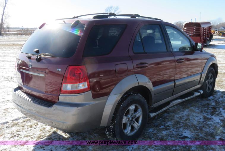 image for item I2259 2005 Kia Sorento EX