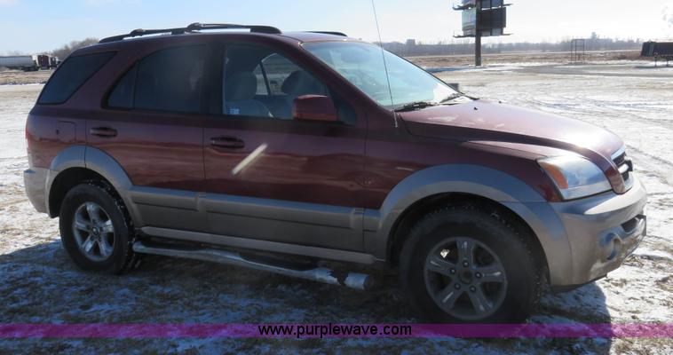 image for item I2259 2005 Kia Sorento EX