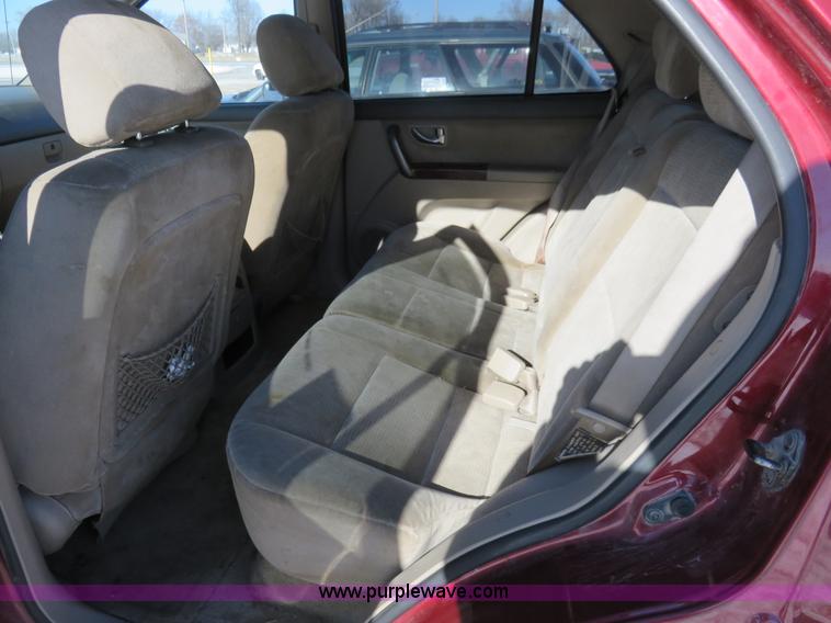 image for item I2259 2005 Kia Sorento EX