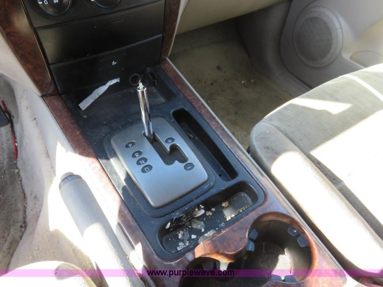 image for item I2259 2005 Kia Sorento EX