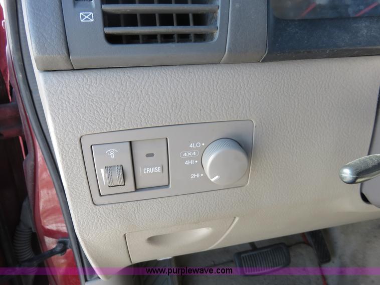 image for item I2259 2005 Kia Sorento EX