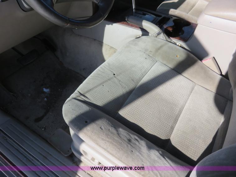 image for item I2259 2005 Kia Sorento EX