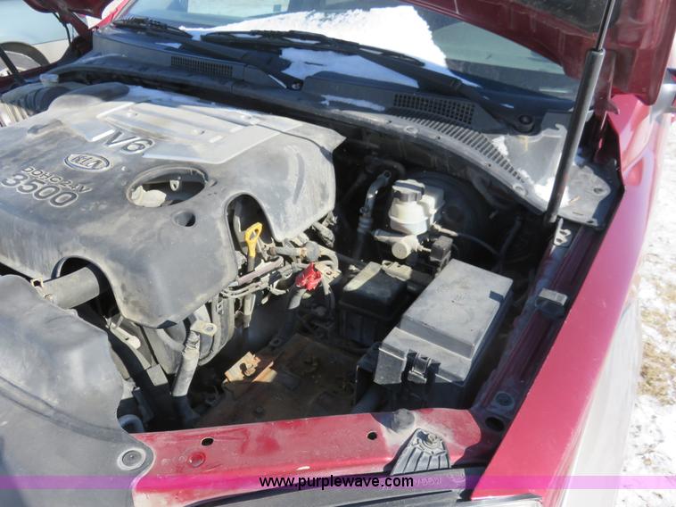 image for item I2259 2005 Kia Sorento EX