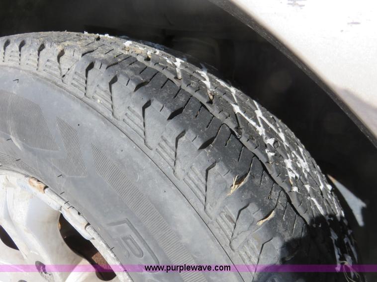 image for item I2259 2005 Kia Sorento EX