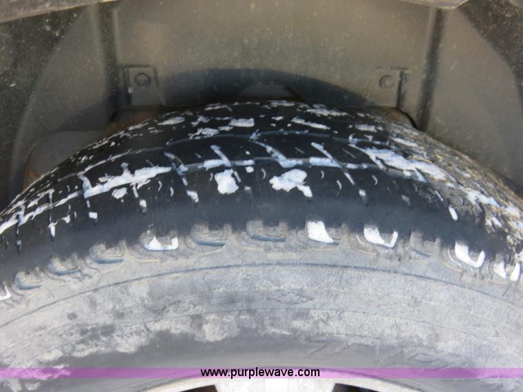 image for item I2259 2005 Kia Sorento EX