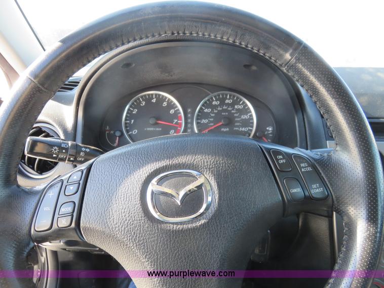 image for item I2260 2004 Mazda 6 i