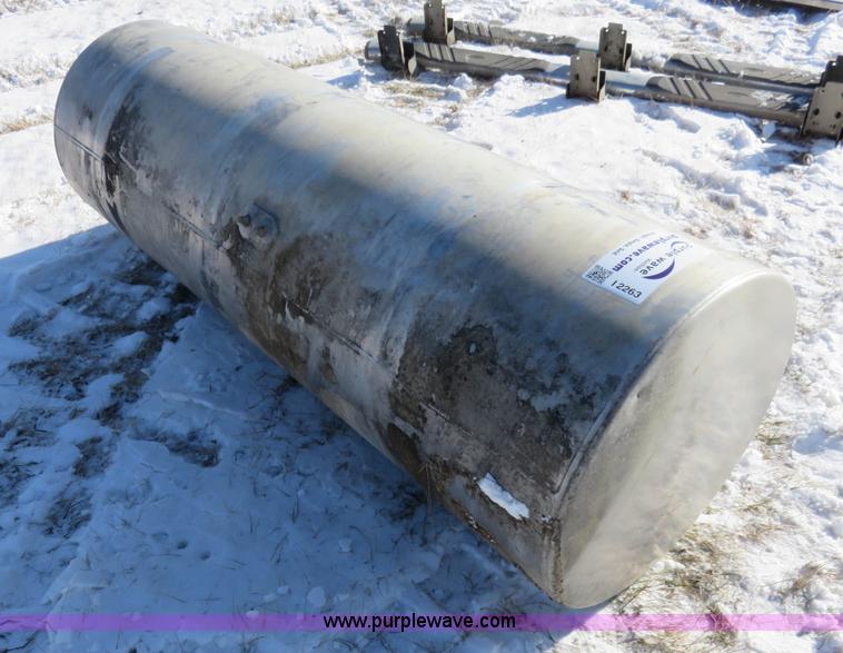 image for item I2263 Freightliner 150 gallon fuel tank