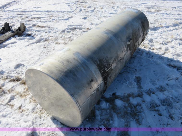 image for item I2263 Freightliner 150 gallon fuel tank