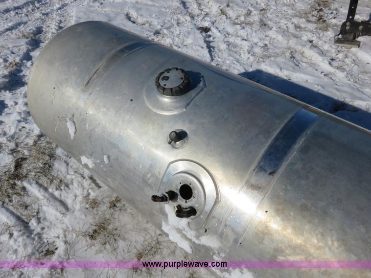 image for item I2263 Freightliner 150 gallon fuel tank