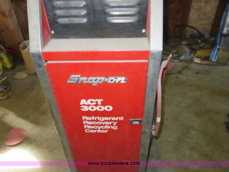 Snapon ACT3000 AC recovery unit in Wathena, KS Item I2265 sold