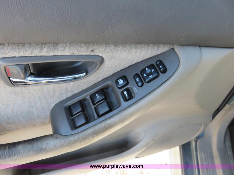 image for item I2282 2001 Subaru Outback