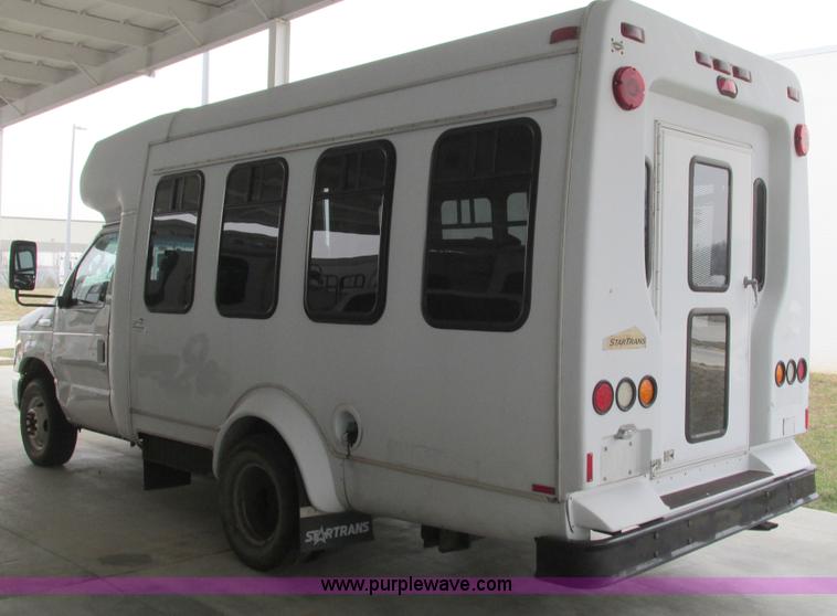 image for item I3132 2008 Ford E350 Super Duty van