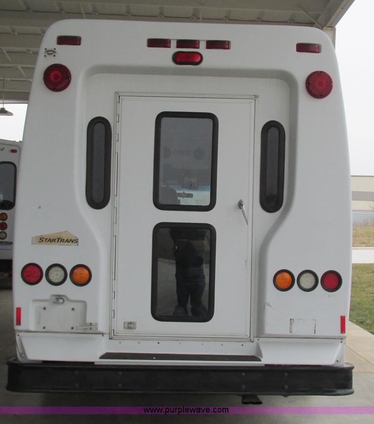 image for item I3132 2008 Ford E350 Super Duty van