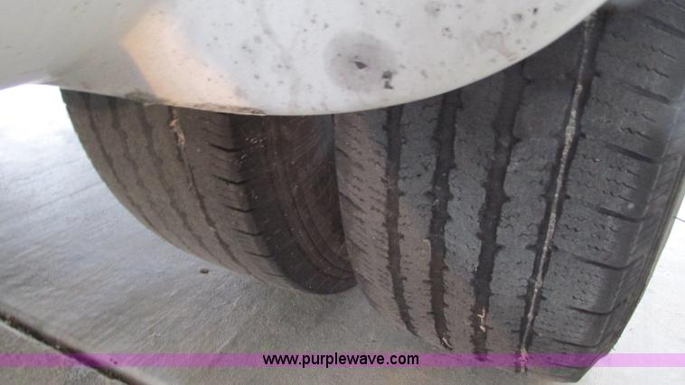 image for item I3132 2008 Ford E350 Super Duty van