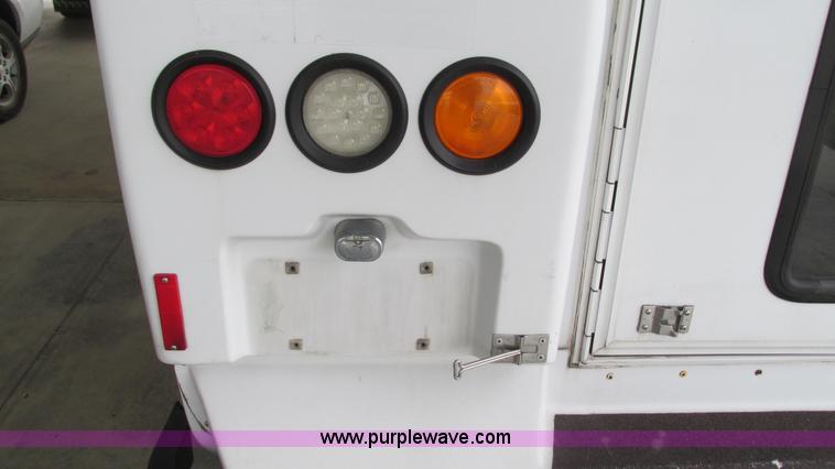 image for item I3132 2008 Ford E350 Super Duty van