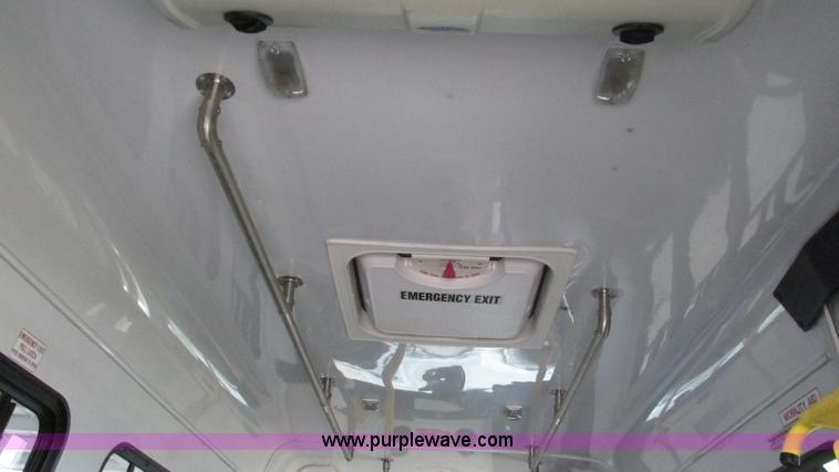 image for item I3132 2008 Ford E350 Super Duty van