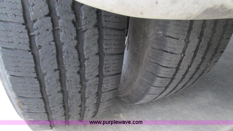 image for item I3132 2008 Ford E350 Super Duty van