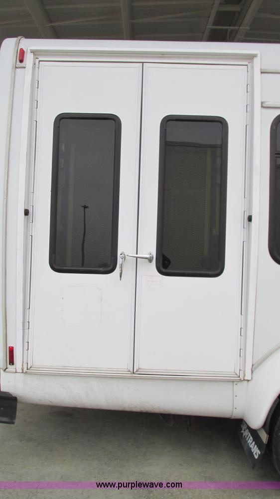 image for item I3132 2008 Ford E350 Super Duty van