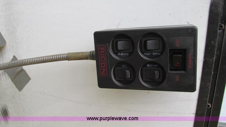 image for item I3132 2008 Ford E350 Super Duty van