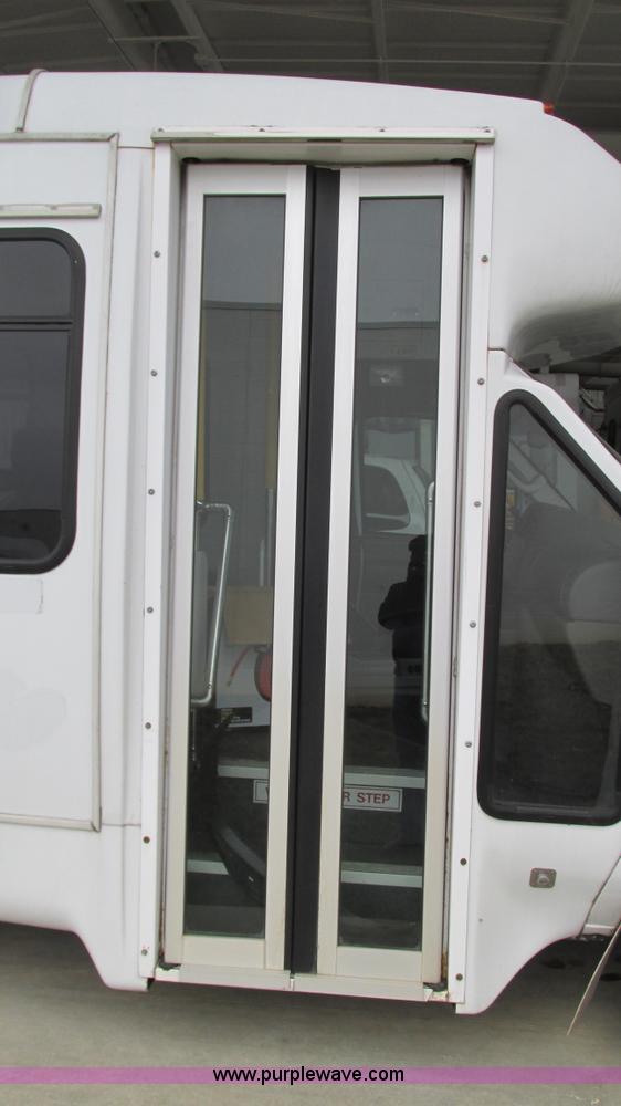 image for item I3132 2008 Ford E350 Super Duty van