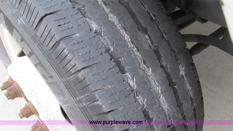 image for item I3132 2008 Ford E350 Super Duty van