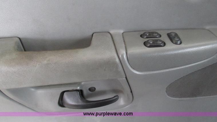 image for item I3132 2008 Ford E350 Super Duty van