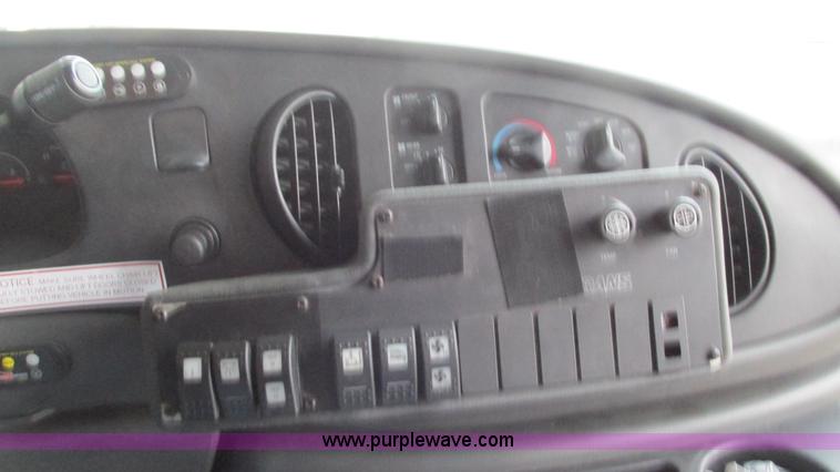 image for item I3132 2008 Ford E350 Super Duty van