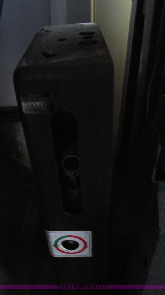 image for item I3132 2008 Ford E350 Super Duty van