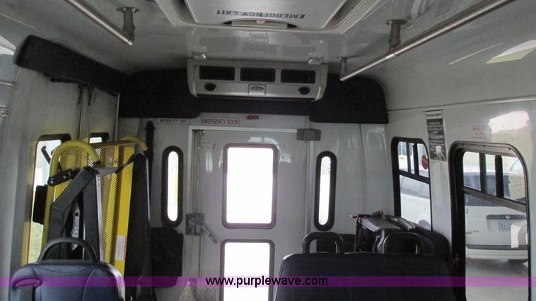 image for item I3132 2008 Ford E350 Super Duty van