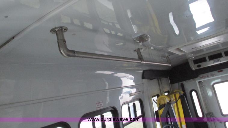 image for item I3132 2008 Ford E350 Super Duty van