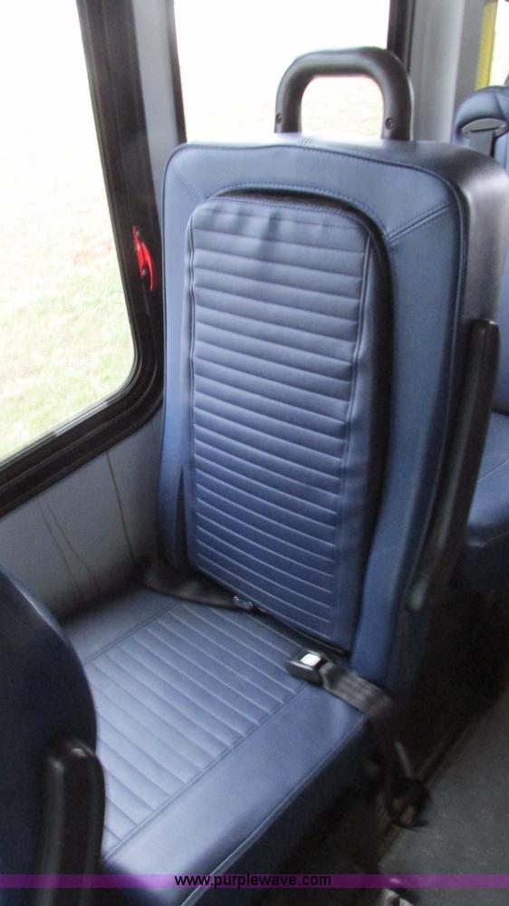 image for item I3132 2008 Ford E350 Super Duty van