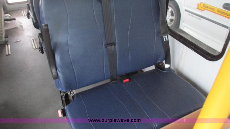 image for item I3132 2008 Ford E350 Super Duty van